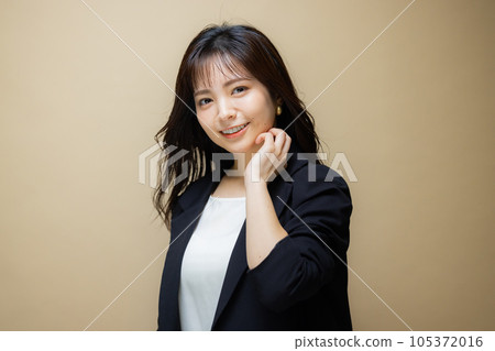 Business woman beige bag Business woman beige bag 105372016
