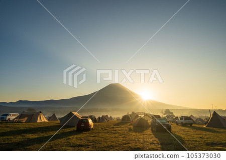 Mt.Fuji and sunrise seen from the "Shizuoka Prefecture" campsite Mt.Fuji and sunrise seen from the "Shizuoka Prefecture" campsite 105373030