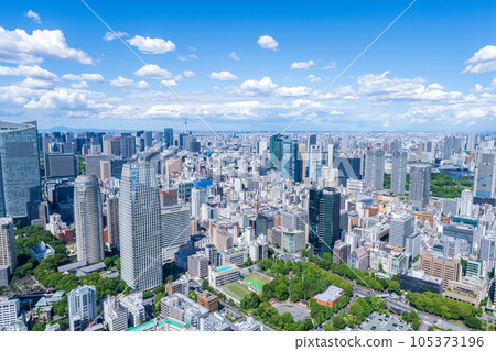 A bird's-eye view of the refreshing blue sky and the skyscrapers of the big city of Tokyo | Tokyo 105373196