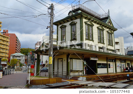 松山市 12 月道後溫泉站附近的街景 105377448