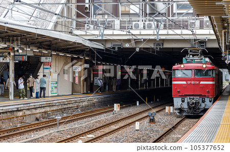 Sightseeing train bound for Kusatsu and Shima leaving Omiya Station Sightseeing train bound for Kusatsu and Shima leaving Omiya Station 105377652