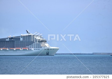 Luxurious liner MSC Bellissima Naha port arrival scenery 105377825