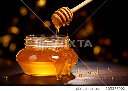 honey dipper and golden honey honey dipper and golden honey 105378902