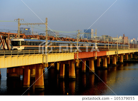 2001 Series 383 Express Chikuma 10 cars running on the Tokaido Line 105379055
