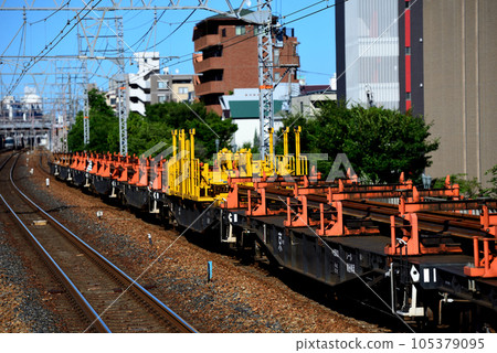 Chiki 5500 rail transport train running on the Tokaido Line 105379095