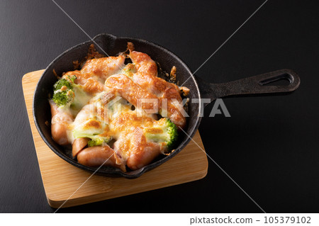 維也納和西蘭花配奶酪烤 105379102