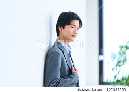 Young men men's fashion 105383263