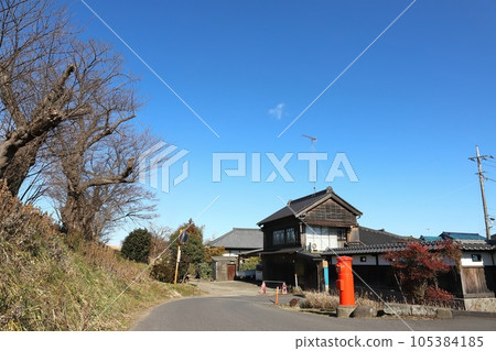 帶有圓形郵箱的茨城土浦風景(芝沼醬油前) 帶有圓形郵箱的茨城土浦風景(芝沼醬油前) 105384185