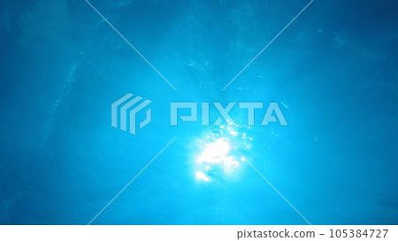 水肺潛水_沖繩海_水下照片 水肺潛水_沖繩海_水下照片 105384727