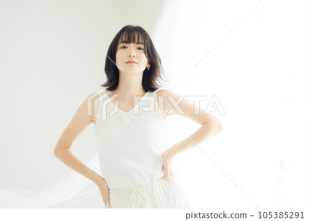 natural beauty woman 105385291