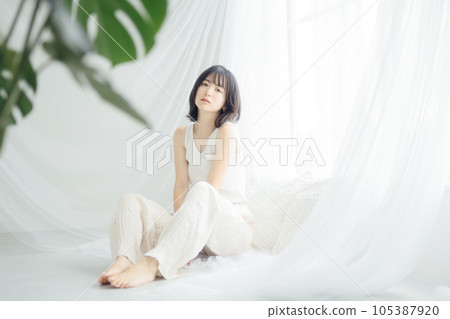 natural beauty woman natural beauty woman 105387920