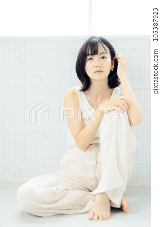 natural beauty woman natural beauty woman 105387923