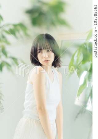 natural beauty woman 105388563