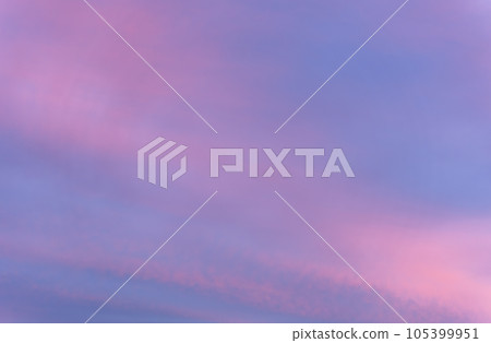 夏日傍晚的天空風景 夏日傍晚的天空風景 105399951