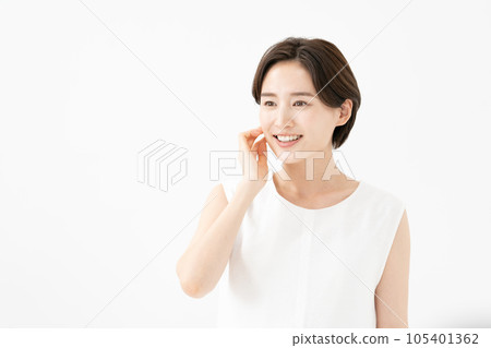 美麗女人白色背景 105401362