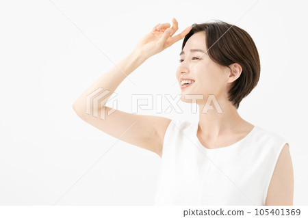 美麗女人白色背景 105401369