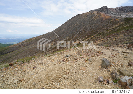 從茶臼山北峰茶館遺址避難小屋到那須纜車山麓站的山路景色 2023年5月30日 從茶臼山北峰茶館遺址避難小屋到那須纜車山麓站的山路景色 2023年5月30日 105402437