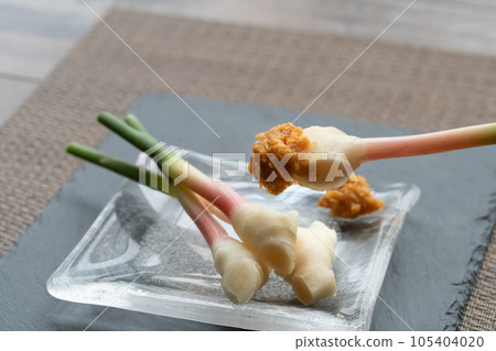 Ginger leaves with miso 105404020