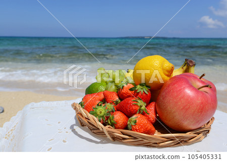 Beautiful seascape and fruits 105405331
