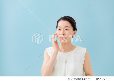美麗高級女人前面 105407480