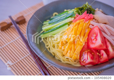 Cold Chinese close-up White tableware Summer image material 105408020