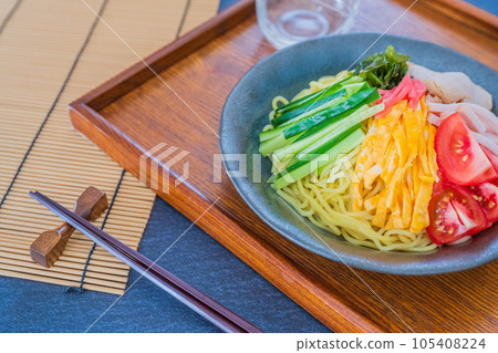 Chilled Chinese black table background Close-up Summer image material 105408224