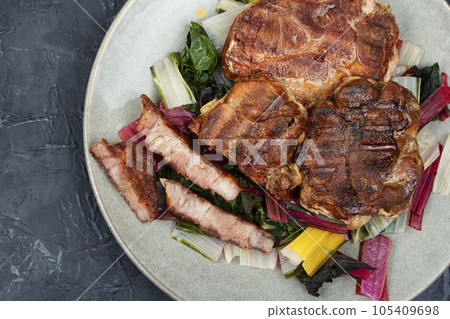 Meat steak with green salad. 105409698