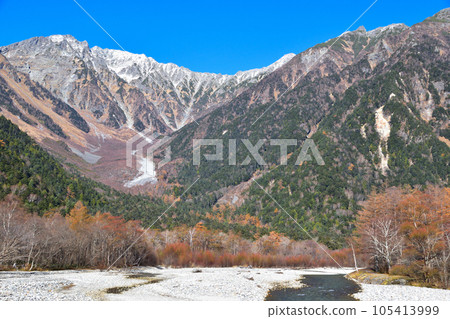 Autumn Kamikochi Azusa River Hotaka mountain range Autumn Kamikochi Azusa River Hotaka mountain range 105413999