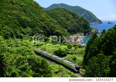 HC85 Series Limited Express Nanki Hatasu HC85 Series Limited Express Nanki Hatasu 105415077