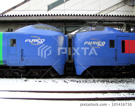Connection of Kiha 281 and Kiha 283 Connection of Kiha 281 and Kiha 283 105416730