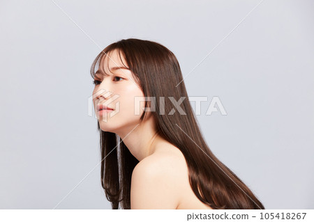 Beauty young Japanese woman with beautiful hair 105418267