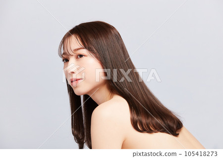 Beauty young Japanese woman with beautiful hair 105418273
