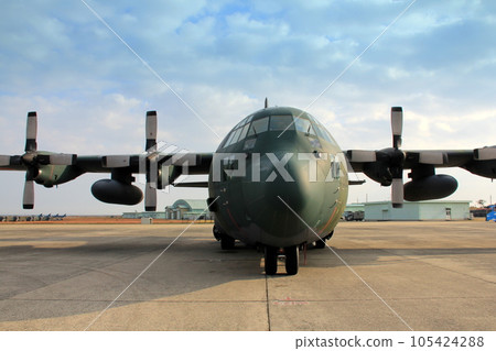 航空自衛隊C-130運輸機 105424288