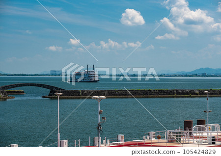 密西根號遊船駛入大津港 105424829