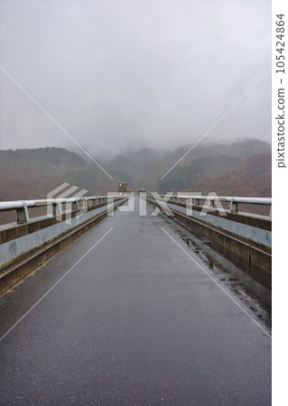 Oyama dam crest 105424864