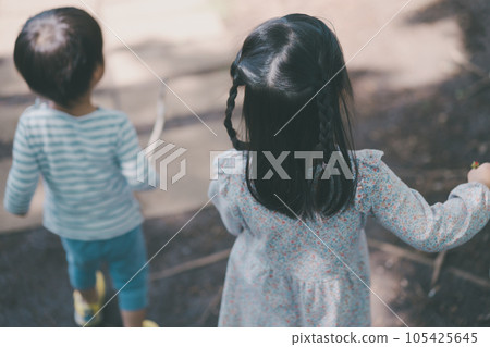 child, whelp, younger 105425645