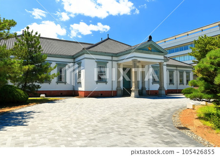 [香川縣] 晴朗天氣下的舊善通寺會工社（會社本館）和現在的善通寺市政廳 105426855