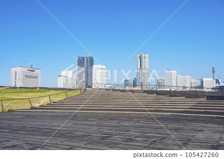 Minato Mirai seen from the large pier 105427260