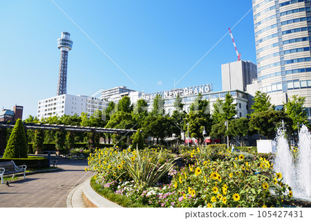 綠色公園長椅 綠色公園長椅 105427431