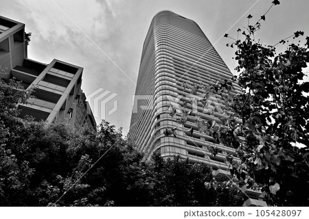 Scenery of skyscrapers such as Azabudai Hills, a redevelopment complex in Tokyo, monochrome Scenery of skyscrapers such as Azabudai Hills, a redevelopment complex in Tokyo, monochrome 105428097