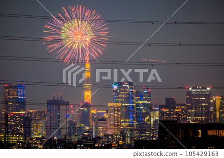 日本東京街景煙花、東京晴空塔、六本木Hills等脫電暈……花火大會接連復興=7月29日 日本東京街景煙花、東京晴空塔、六本木Hills等脫電暈……花火大會接連復興=7月29日 105429163