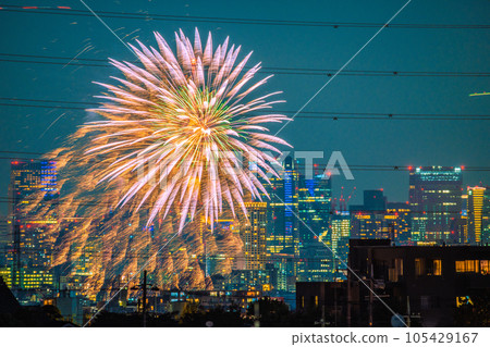 Tokyo cityscape in Japan Fireworks, Tokyo Sky Tree, Roppongi Hills, etc. De-corona... Fireworks festival revival one after another = July 29 105429167