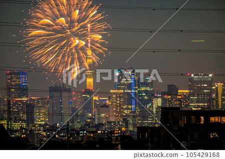 Tokyo cityscape in Japan Fireworks, Tokyo Sky Tree, Roppongi Hills, etc. De-corona... Fireworks festival revival one after another = July 29 Tokyo cityscape in Japan Fireworks, Tokyo Sky Tree, Roppongi Hills, etc. De-corona... Fireworks festival revival one after another = July 29 105429168