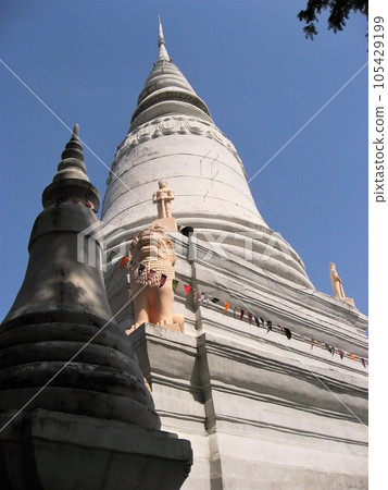 柬埔寨金邊的金邊佛塔。 105429199
