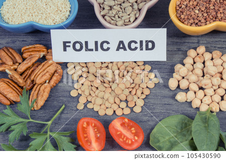 Inscription folic acid, healthy nutritious products or ingredients as source natural vitamin B9 Inscription folic acid, healthy nutritious products or ingredients as source natural vitamin B9 105430590