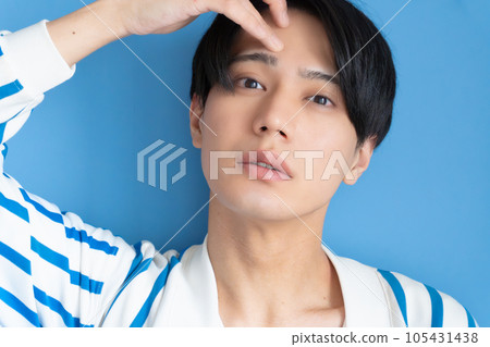 清爽男士時尚肖像男士美瞳隱形眼鏡眉毛 105431438