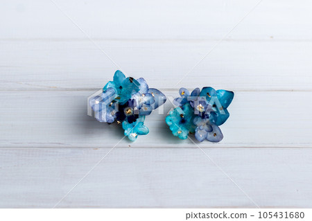Flower brooch Flower brooch 105431680