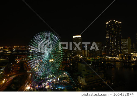 Yokohama landmark night view with Ferris wheel 105432074