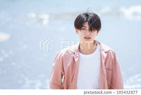 Male portrait summer sea 105432877