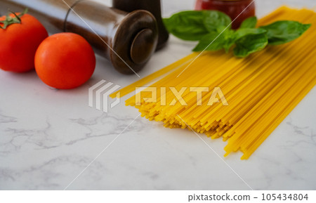 Pasta spaghetti noodles tableware close-up photography material 105434804